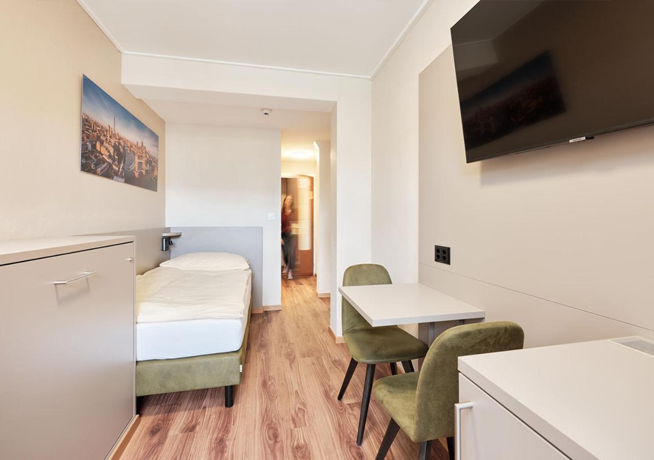 Hotel Pickwick And Pub "The Room With A View" Lucerna Exterior foto